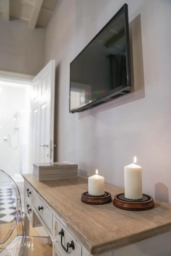 Art Apartment Black & White Suite Florence
